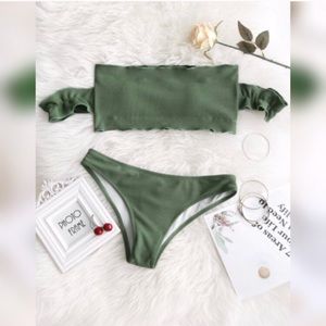 🌟Off Shoulder Green Ruffle Bikini